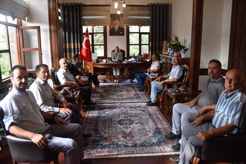 Belediye Meclis Üyelerimiz, Kaymakamımız Sayın Ayşegül YILDIRIM’ı makamında hayırlı olsun ziyaretinde bulundu. 