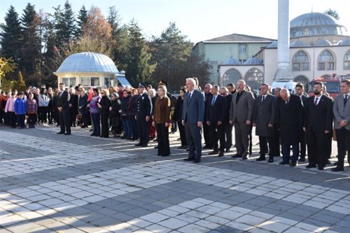 İlçemizde “10 Kasım Atatürk’ü Anma” Programı Kapsamında Çelenk Sunma Töreni Gerçekleştirildi.